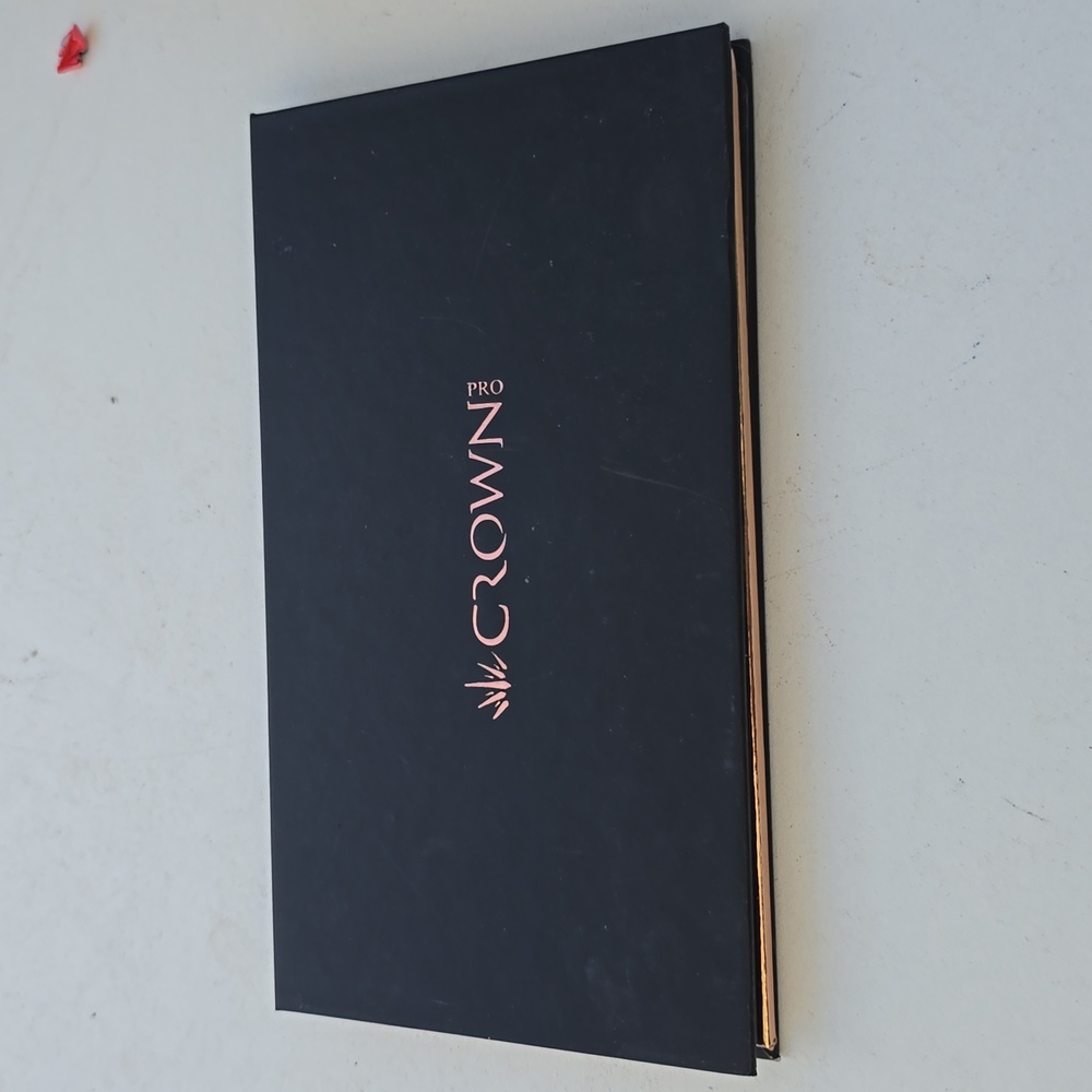 Crown pro bronze palette